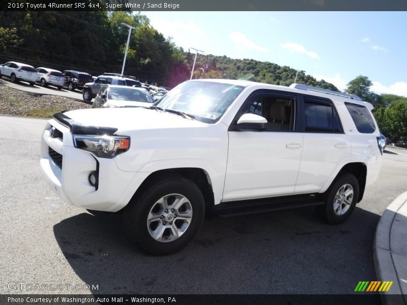 Super White / Sand Beige 2016 Toyota 4Runner SR5 4x4