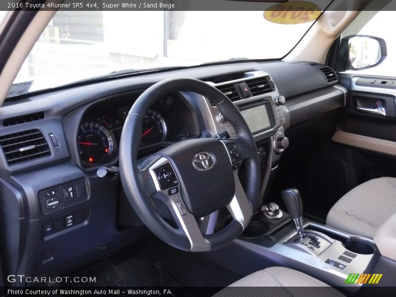 Super White / Sand Beige 2016 Toyota 4Runner SR5 4x4