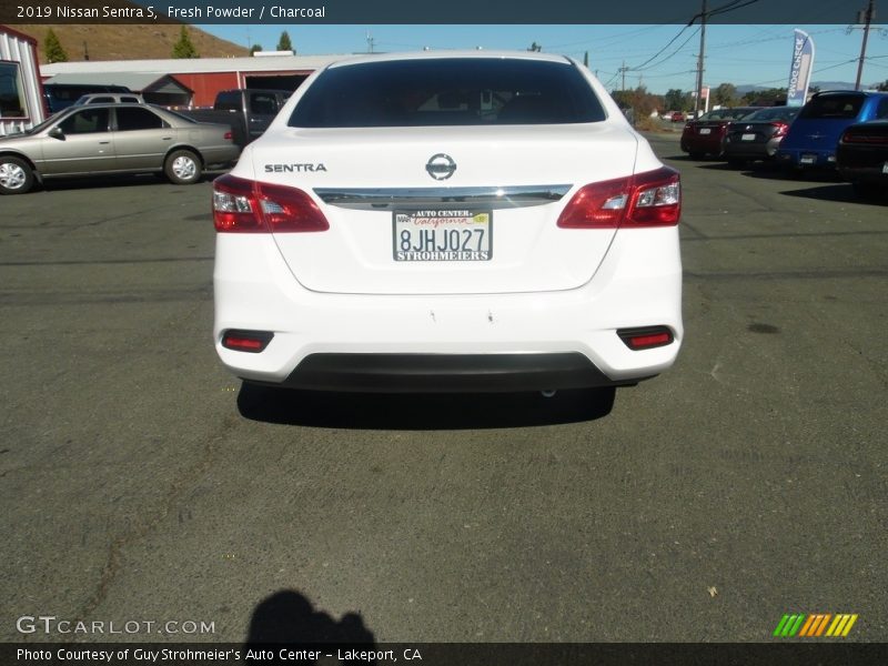 Fresh Powder / Charcoal 2019 Nissan Sentra S