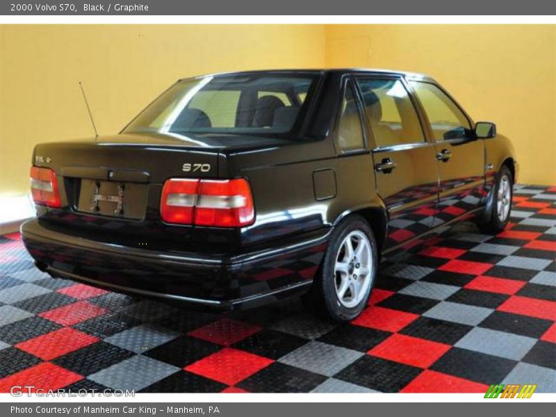 Black / Graphite 2000 Volvo S70