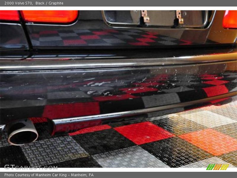 Black / Graphite 2000 Volvo S70