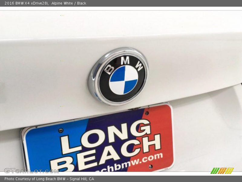 Alpine White / Black 2016 BMW X4 xDrive28i