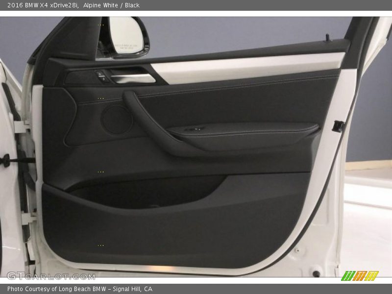 Alpine White / Black 2016 BMW X4 xDrive28i