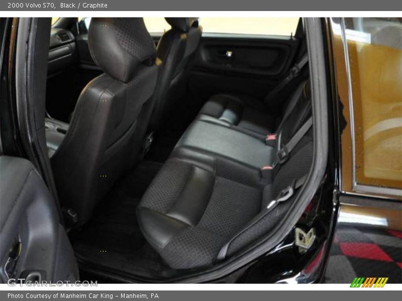 Black / Graphite 2000 Volvo S70