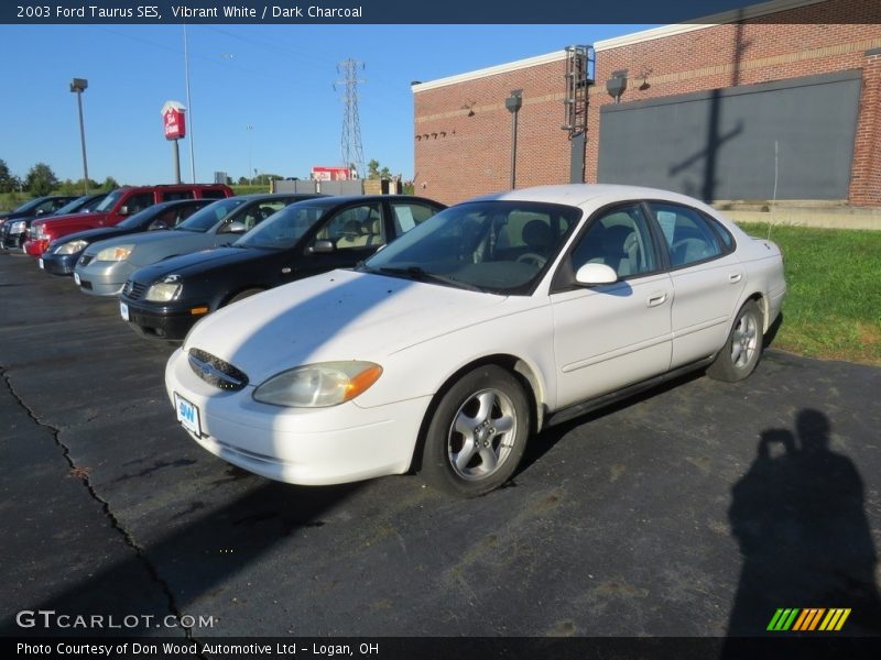 Vibrant White / Dark Charcoal 2003 Ford Taurus SES