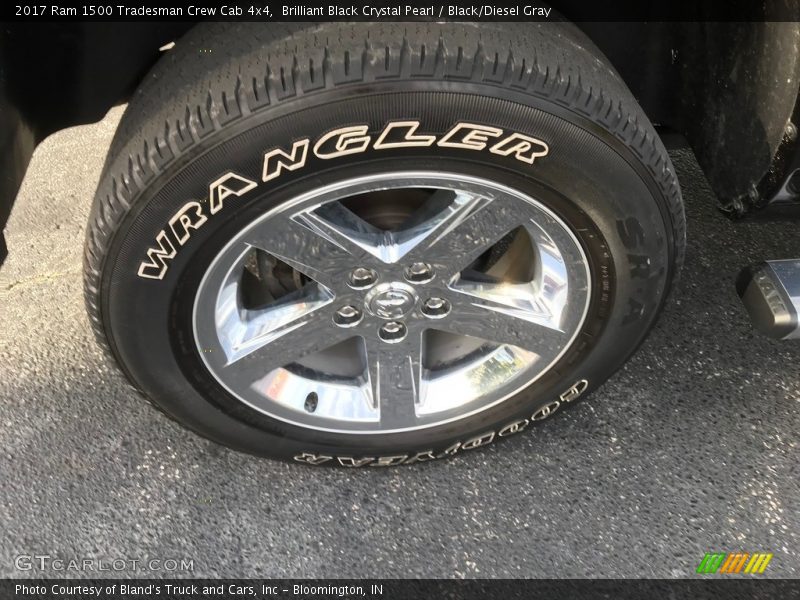 Brilliant Black Crystal Pearl / Black/Diesel Gray 2017 Ram 1500 Tradesman Crew Cab 4x4