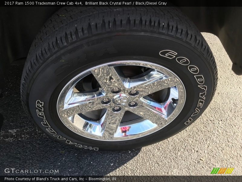 Brilliant Black Crystal Pearl / Black/Diesel Gray 2017 Ram 1500 Tradesman Crew Cab 4x4