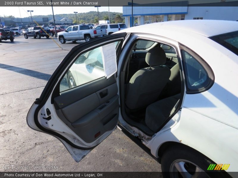 Vibrant White / Dark Charcoal 2003 Ford Taurus SES