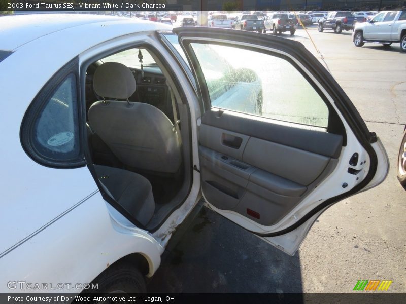 Vibrant White / Dark Charcoal 2003 Ford Taurus SES