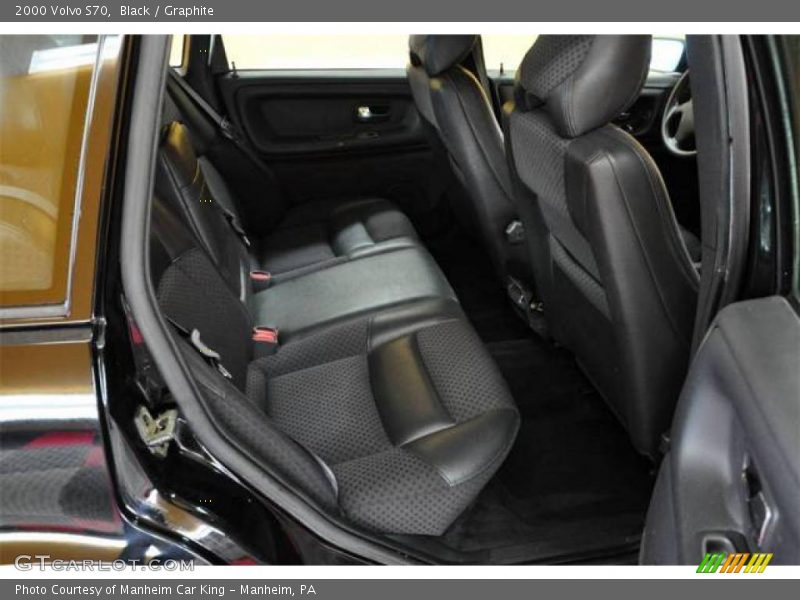 Black / Graphite 2000 Volvo S70