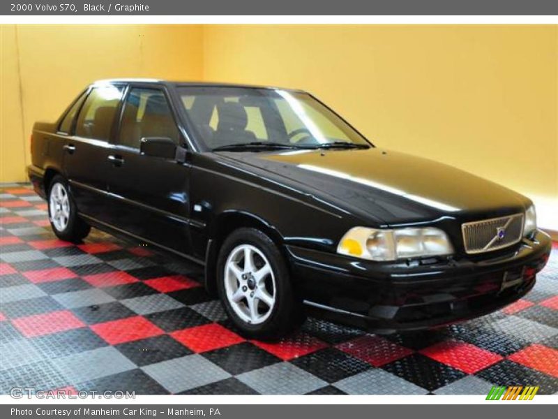 Black / Graphite 2000 Volvo S70