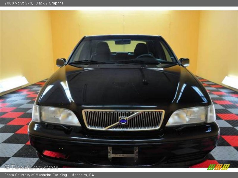 Black / Graphite 2000 Volvo S70