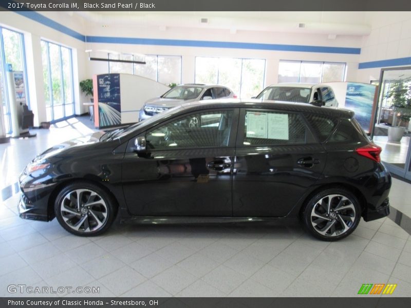 Black Sand Pearl / Black 2017 Toyota Corolla iM