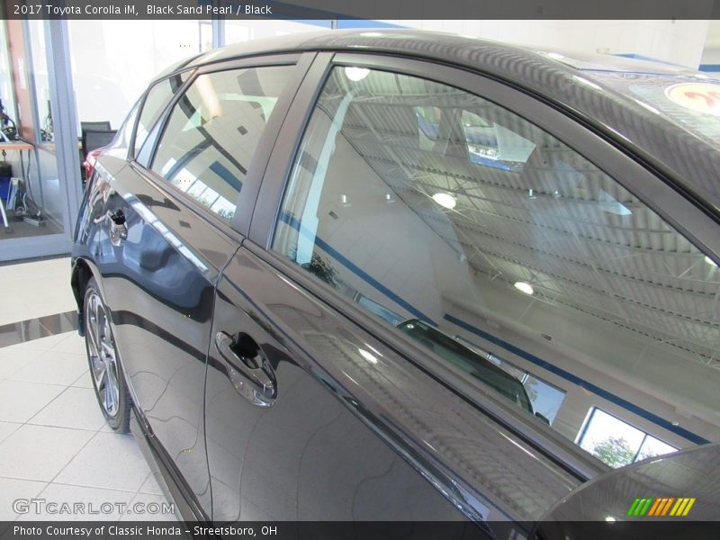 Black Sand Pearl / Black 2017 Toyota Corolla iM
