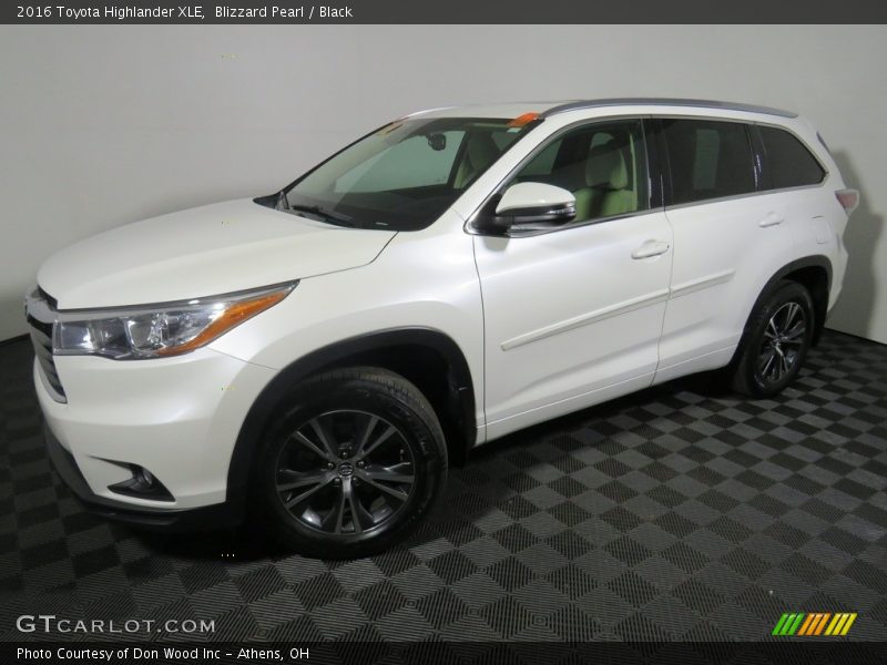 Blizzard Pearl / Black 2016 Toyota Highlander XLE