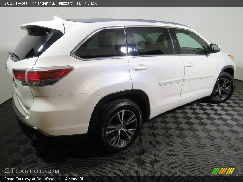 Blizzard Pearl / Black 2016 Toyota Highlander XLE