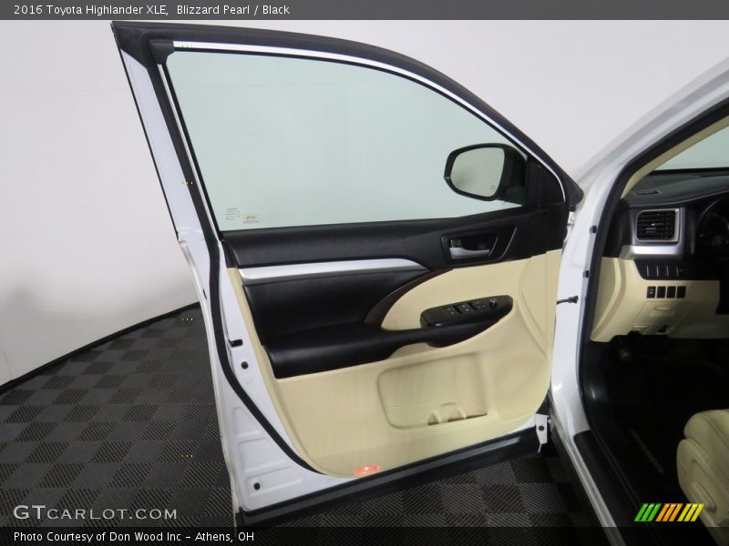 Blizzard Pearl / Black 2016 Toyota Highlander XLE