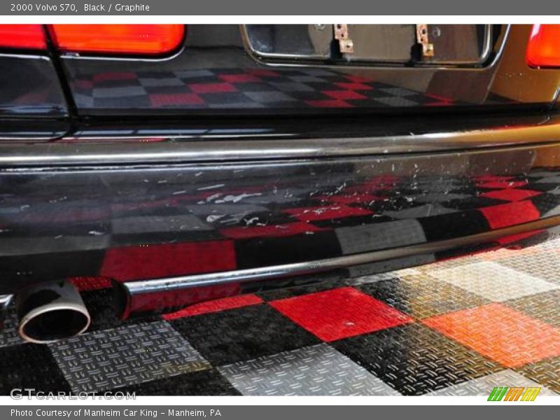 Black / Graphite 2000 Volvo S70