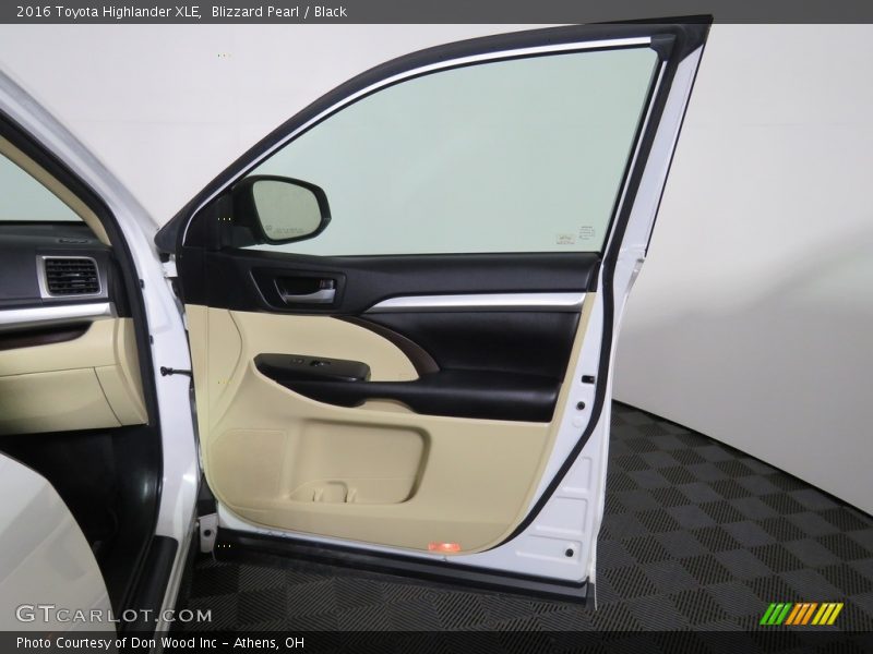 Blizzard Pearl / Black 2016 Toyota Highlander XLE