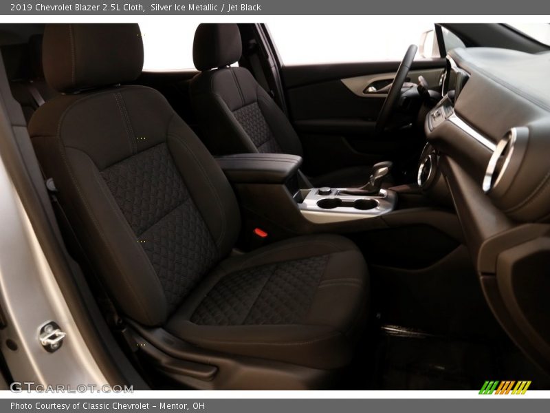 Silver Ice Metallic / Jet Black 2019 Chevrolet Blazer 2.5L Cloth