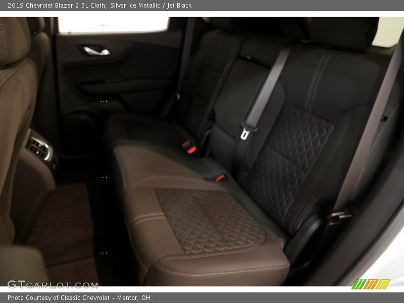 Silver Ice Metallic / Jet Black 2019 Chevrolet Blazer 2.5L Cloth