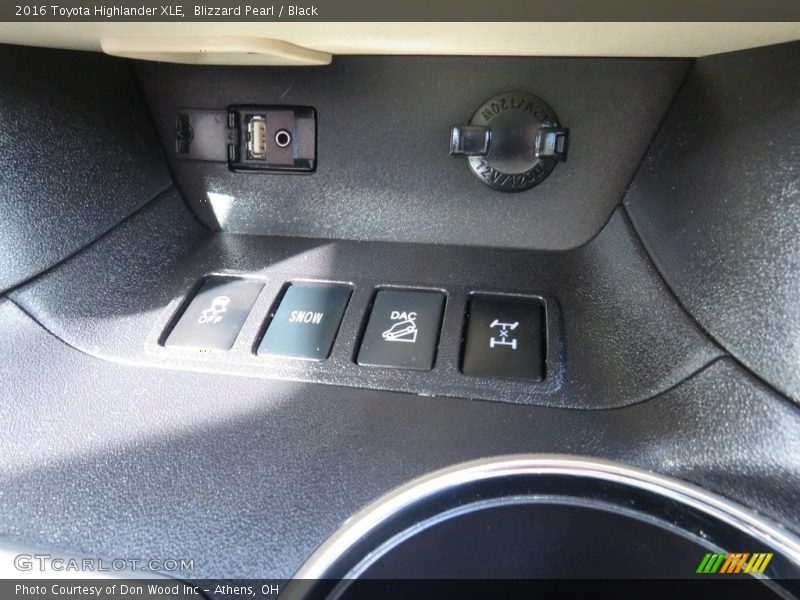 Blizzard Pearl / Black 2016 Toyota Highlander XLE