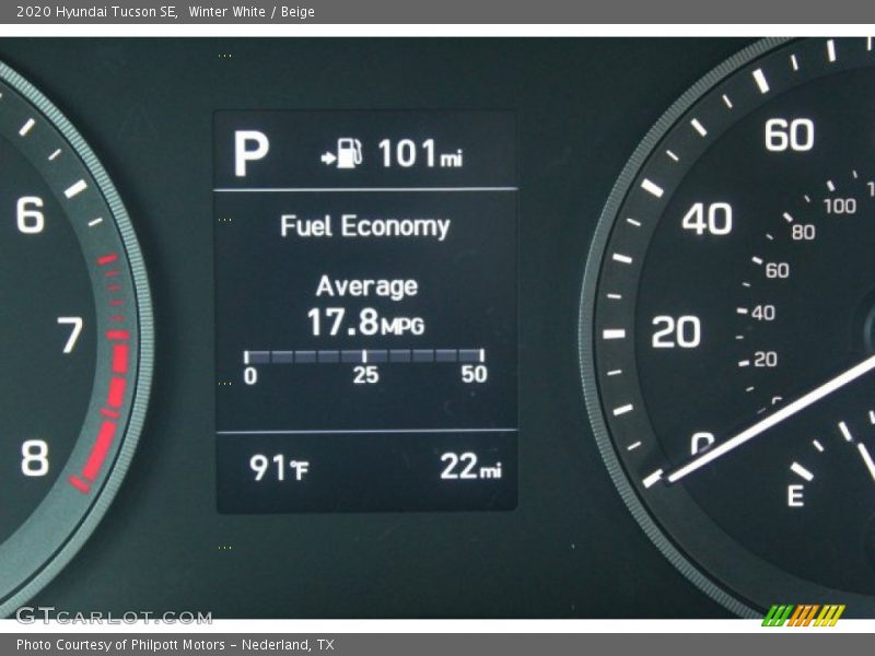 Winter White / Beige 2020 Hyundai Tucson SE