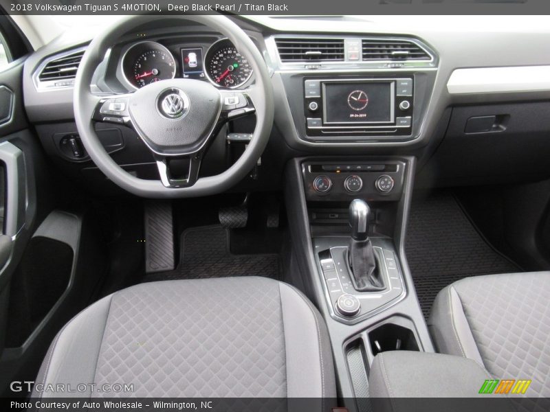 Deep Black Pearl / Titan Black 2018 Volkswagen Tiguan S 4MOTION