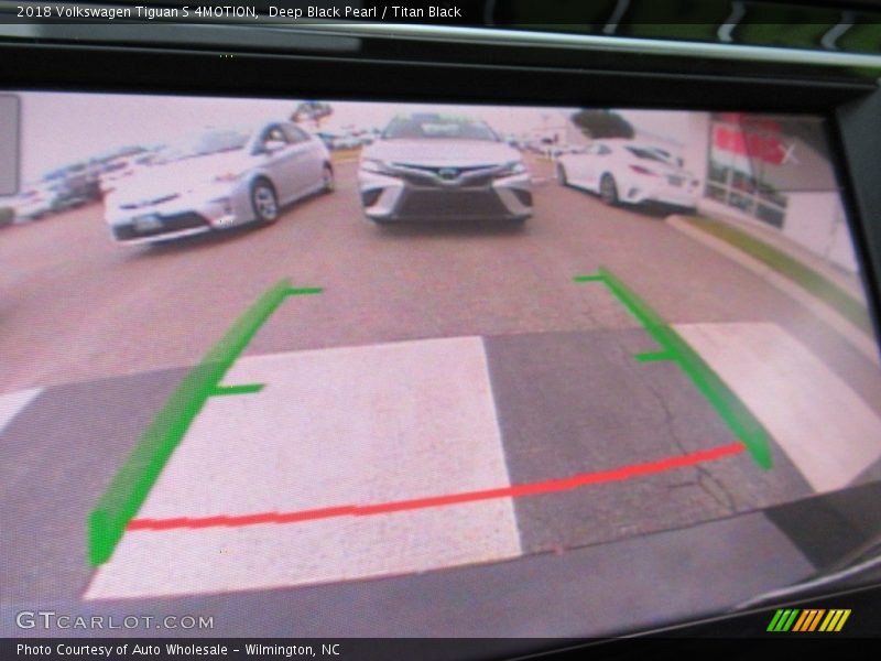 Deep Black Pearl / Titan Black 2018 Volkswagen Tiguan S 4MOTION