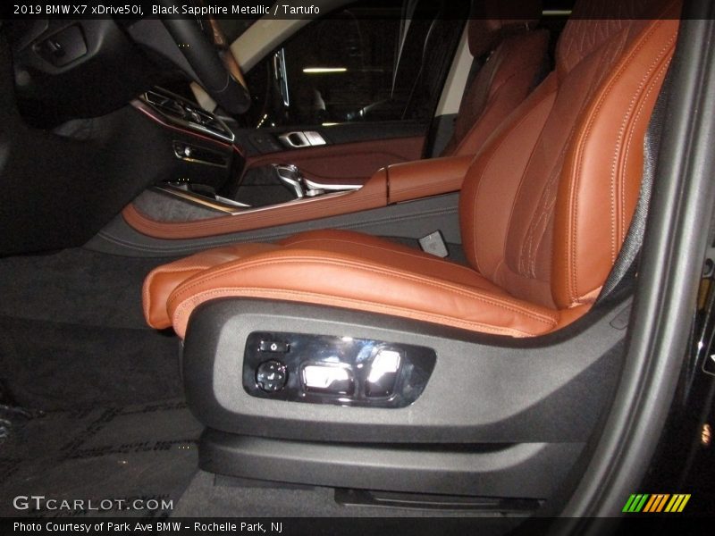 Front Seat of 2019 X7 xDrive50i