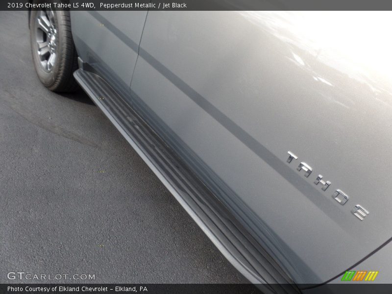 Pepperdust Metallic / Jet Black 2019 Chevrolet Tahoe LS 4WD