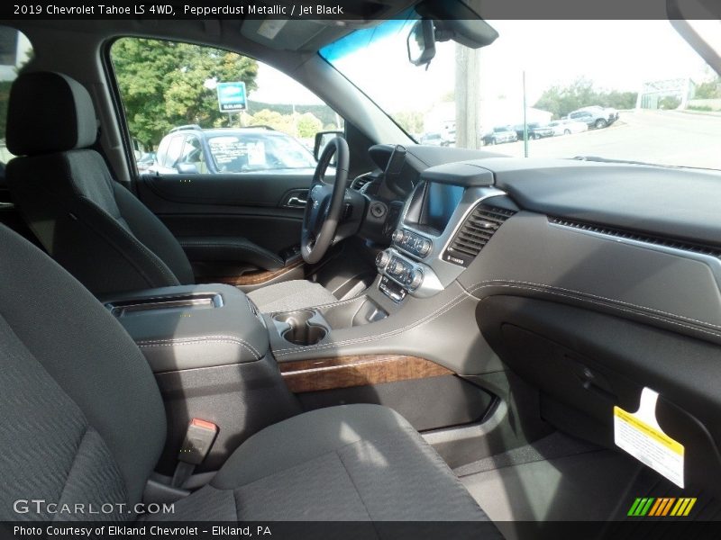 Pepperdust Metallic / Jet Black 2019 Chevrolet Tahoe LS 4WD