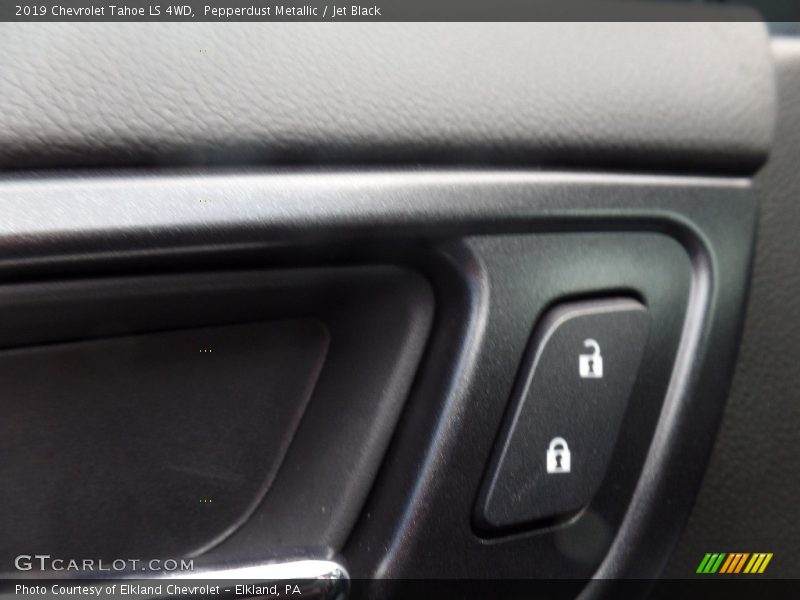 Pepperdust Metallic / Jet Black 2019 Chevrolet Tahoe LS 4WD