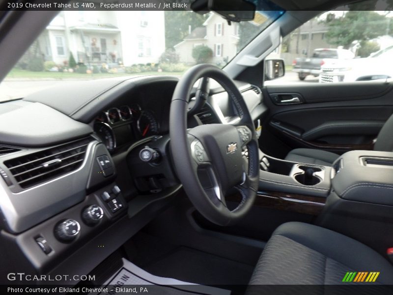 Pepperdust Metallic / Jet Black 2019 Chevrolet Tahoe LS 4WD