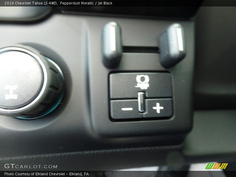 Pepperdust Metallic / Jet Black 2019 Chevrolet Tahoe LS 4WD