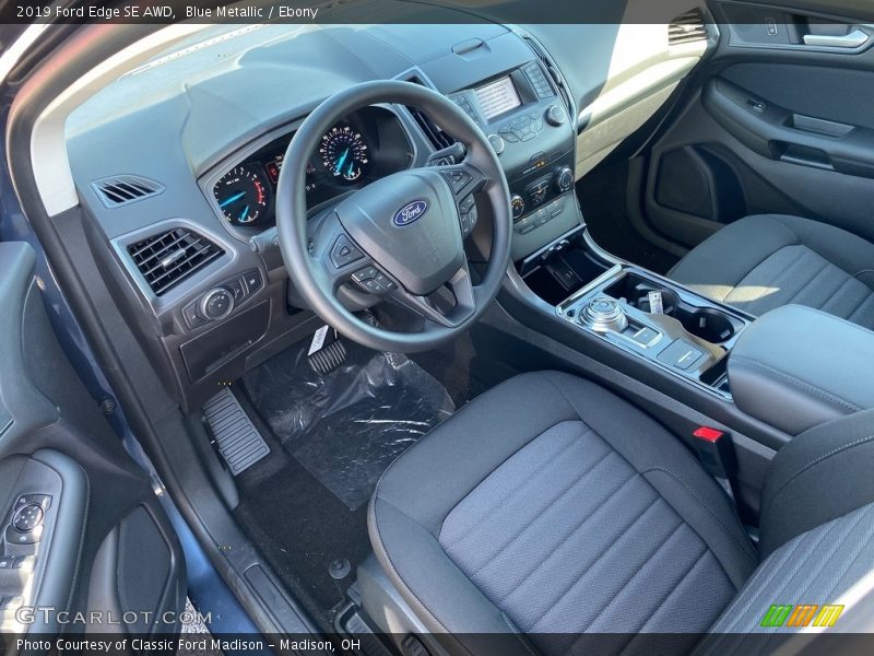  2019 Edge SE AWD Ebony Interior