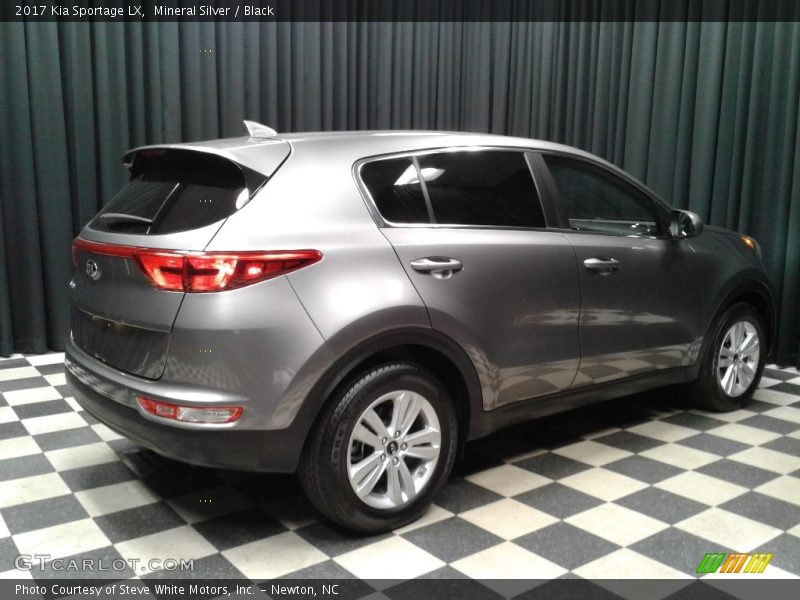 Mineral Silver / Black 2017 Kia Sportage LX