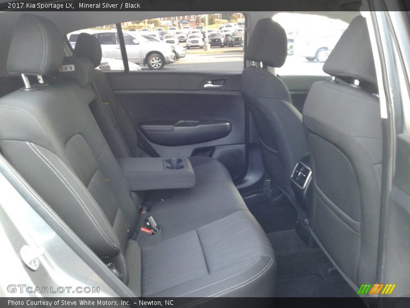 Mineral Silver / Black 2017 Kia Sportage LX