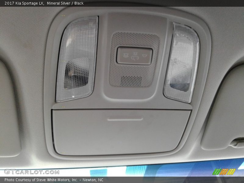 Mineral Silver / Black 2017 Kia Sportage LX