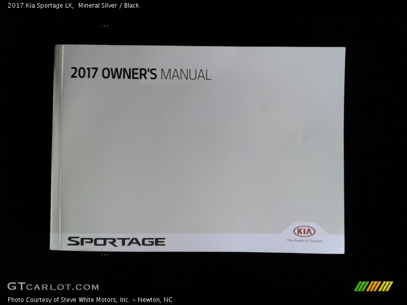 Mineral Silver / Black 2017 Kia Sportage LX