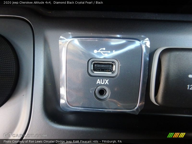 Diamond Black Crystal Pearl / Black 2020 Jeep Cherokee Altitude 4x4
