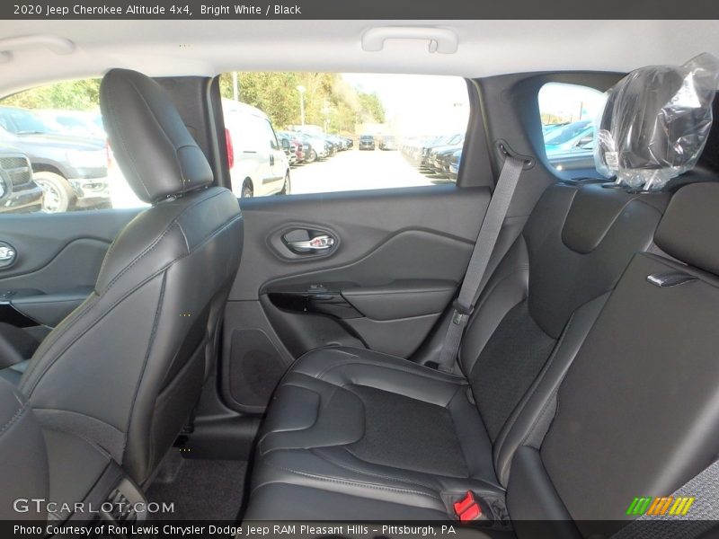 Bright White / Black 2020 Jeep Cherokee Altitude 4x4