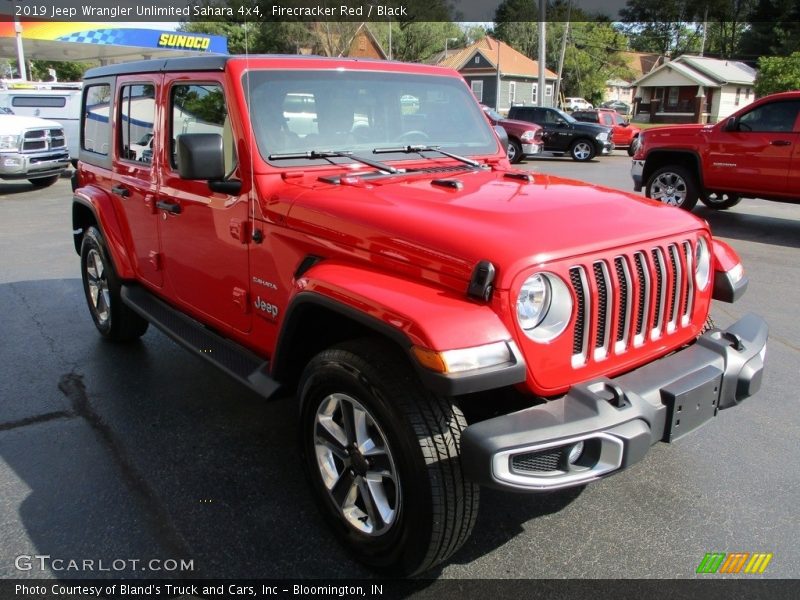 Firecracker Red / Black 2019 Jeep Wrangler Unlimited Sahara 4x4