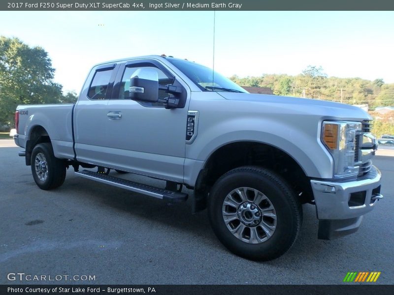 Ingot Silver / Medium Earth Gray 2017 Ford F250 Super Duty XLT SuperCab 4x4