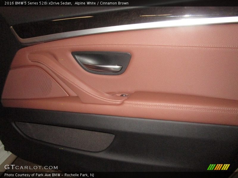 Alpine White / Cinnamon Brown 2016 BMW 5 Series 528i xDrive Sedan