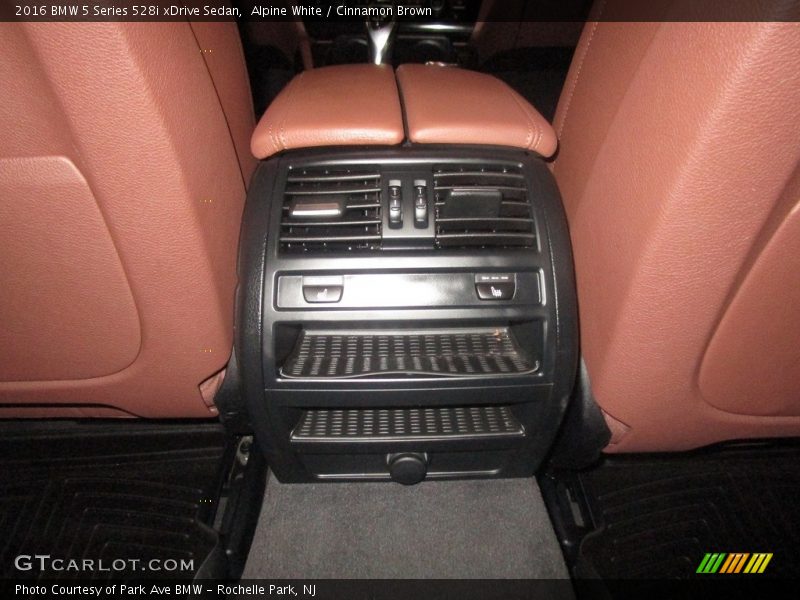 Alpine White / Cinnamon Brown 2016 BMW 5 Series 528i xDrive Sedan