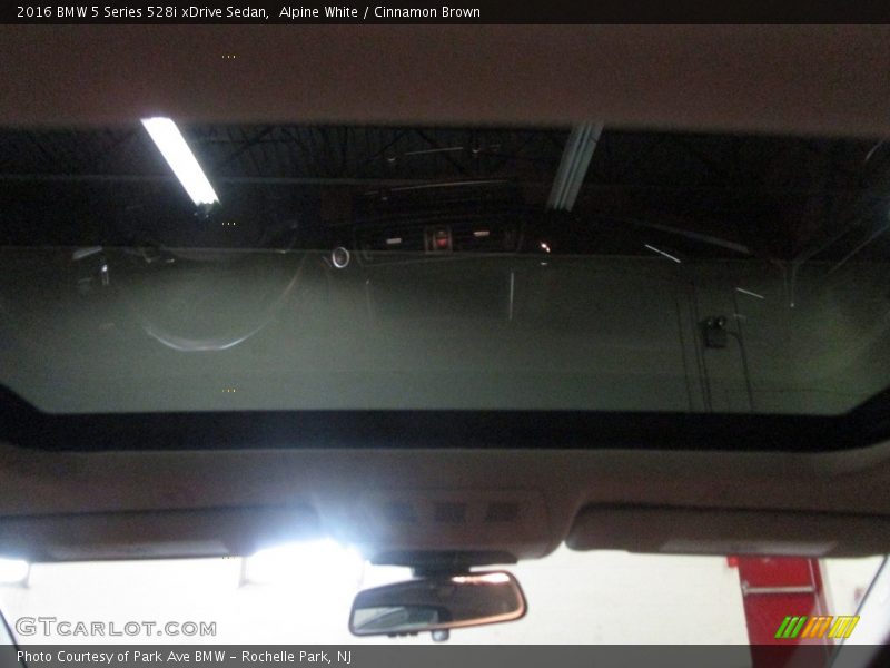 Alpine White / Cinnamon Brown 2016 BMW 5 Series 528i xDrive Sedan