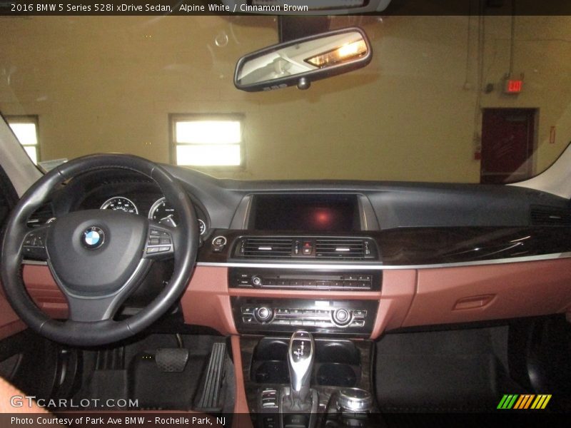 Alpine White / Cinnamon Brown 2016 BMW 5 Series 528i xDrive Sedan