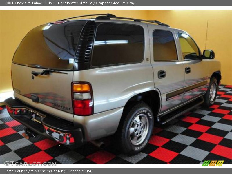 Light Pewter Metallic / Graphite/Medium Gray 2001 Chevrolet Tahoe LS 4x4