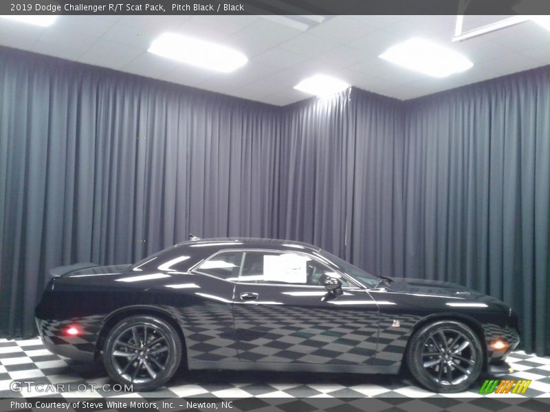 Pitch Black / Black 2019 Dodge Challenger R/T Scat Pack